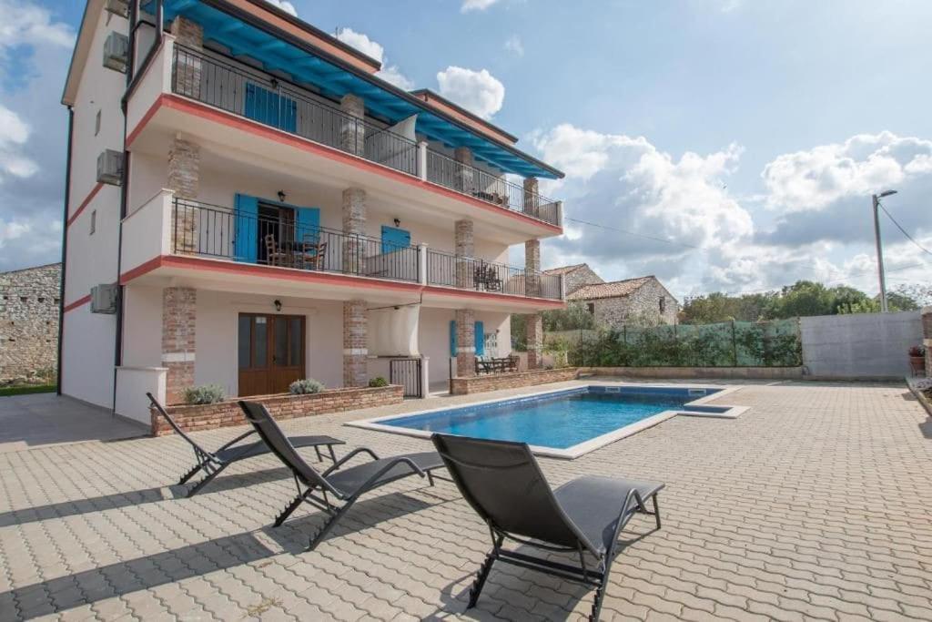 Apartman Rocky Petrovija ภายนอก รูปภาพ