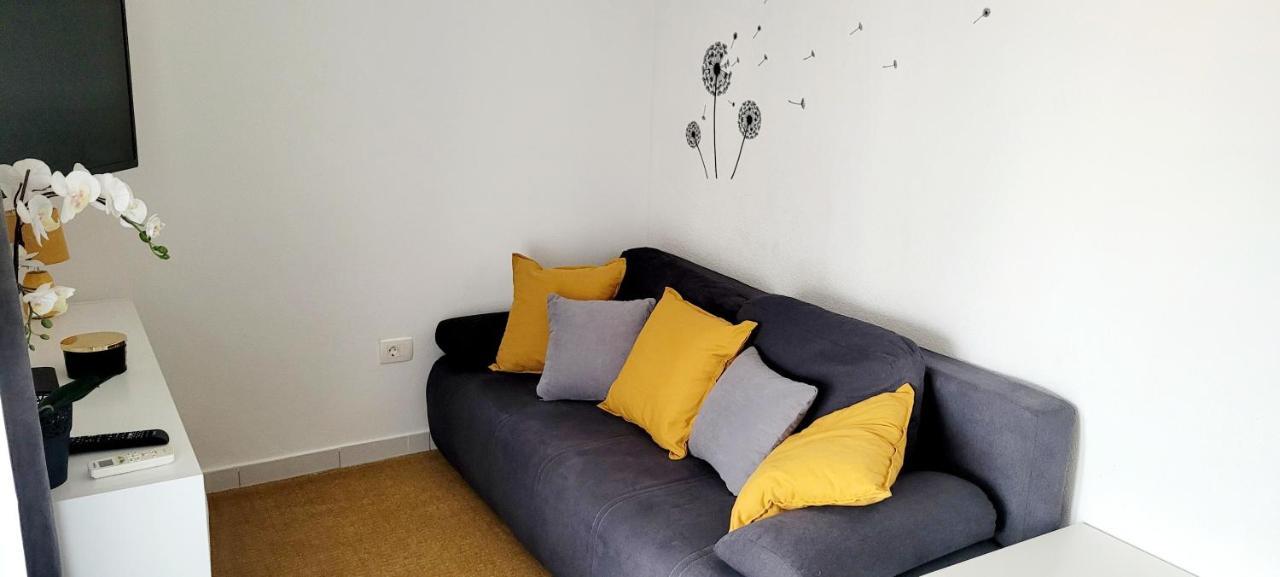 Apartman Rocky Petrovija ภายนอก รูปภาพ